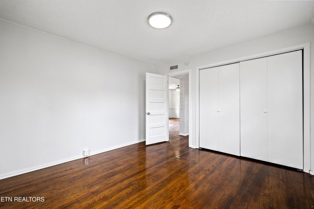 107 W Newcomb Rd, Oak Ridge, TN 37830