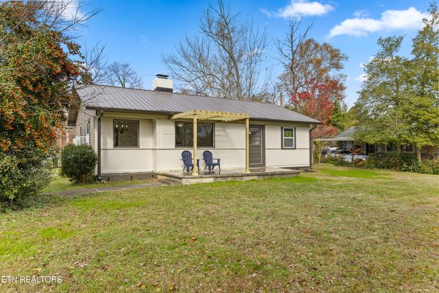 107 W Newcomb Rd, Oak Ridge, TN 37830