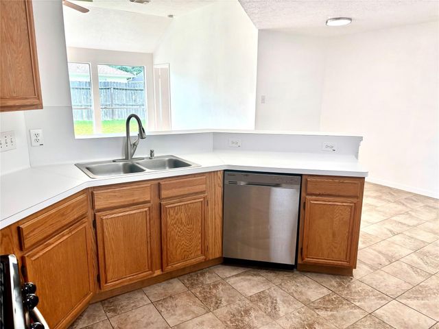 2118 Westminister Street, Pearland, TX 77581