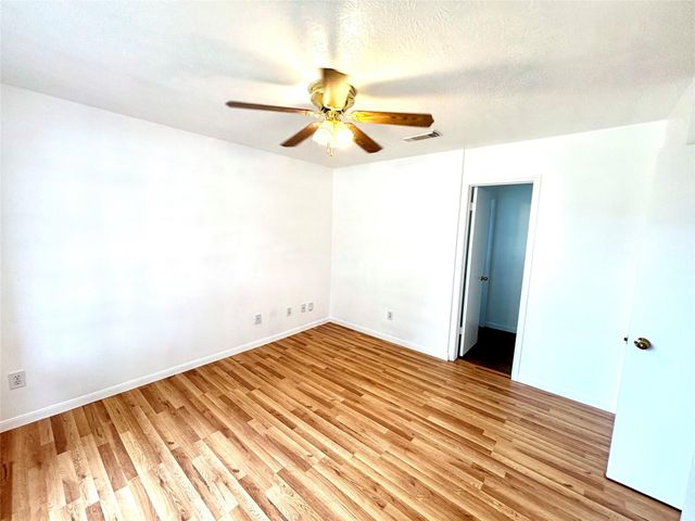 2118 Westminister Street, Pearland, TX 77581