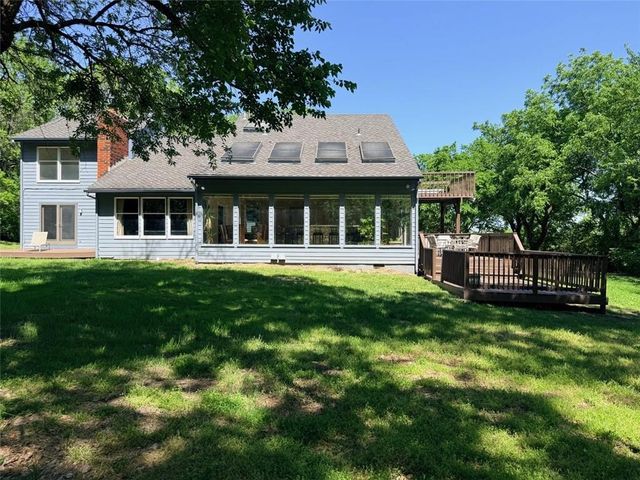 917 E 1264 Road, Lawrence, KS 66047