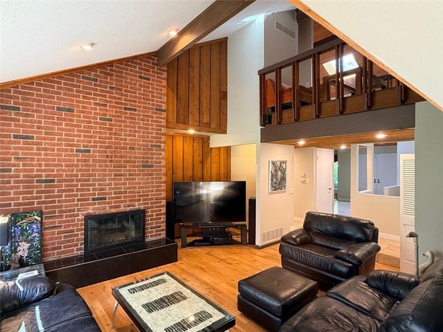 917 E 1264 Road, Lawrence, KS 66047