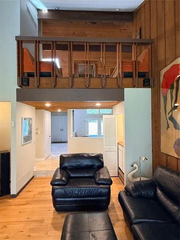 917 E 1264 Road, Lawrence, KS 66047