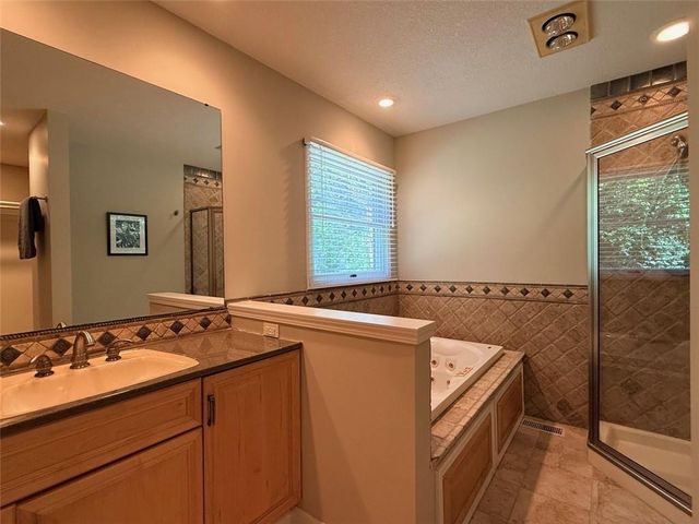 917 E 1264 Road, Lawrence, KS 66047
