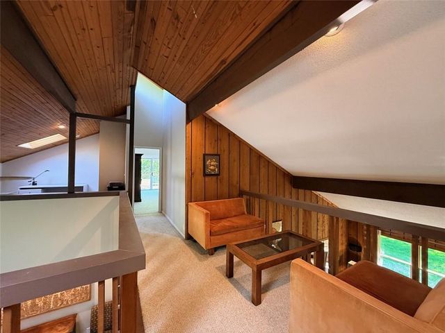 917 E 1264 Road, Lawrence, KS 66047