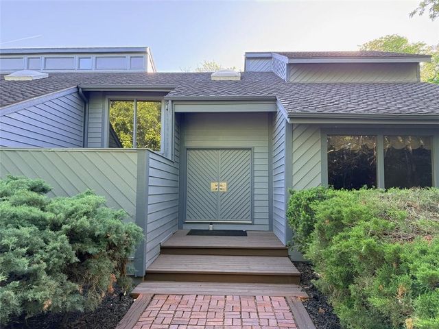 917 E 1264 Road, Lawrence, KS 66047