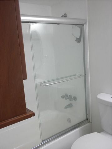 16950 W Dixie Highway 334, North Miami Beach, FL 33160