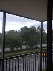 16950 W Dixie Highway 334, North Miami Beach, FL 33160