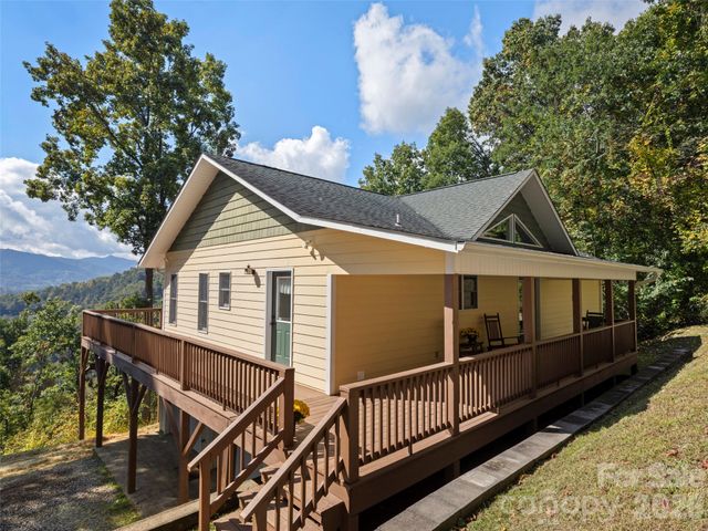 88 Brown Bear Way, Waynesville, NC 28786