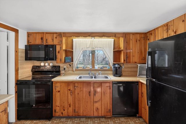 31 Conant Street, Provincetown, MA 02657
