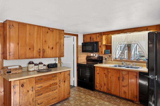31 Conant Street, Provincetown, MA 02657