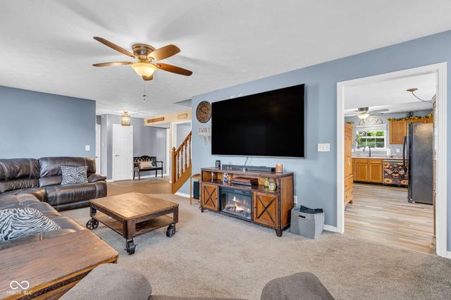 1007 Belgium Boulevard, Bargersville, IN 46106