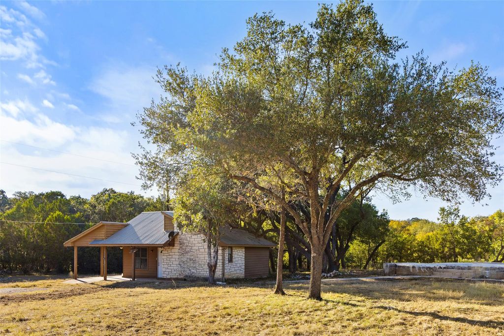 205 Mesquite TRL, Wimberley, TX 78676