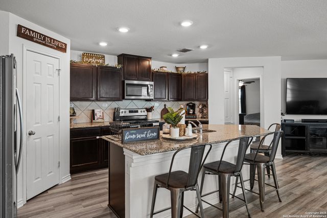 11221 Amberina, San Antonio, TX 78245