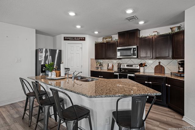 11221 Amberina, San Antonio, TX 78245