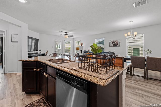 11221 Amberina, San Antonio, TX 78245