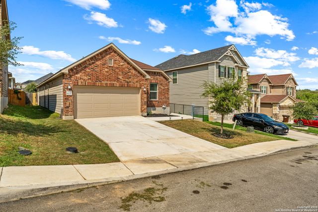 11221 Amberina, San Antonio, TX 78245
