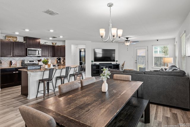 11221 Amberina, San Antonio, TX 78245