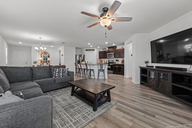 11221 Amberina, San Antonio, TX 78245