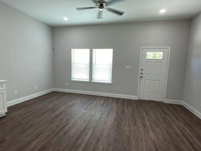 832 Elkhart Street C, Houston, TX 77091