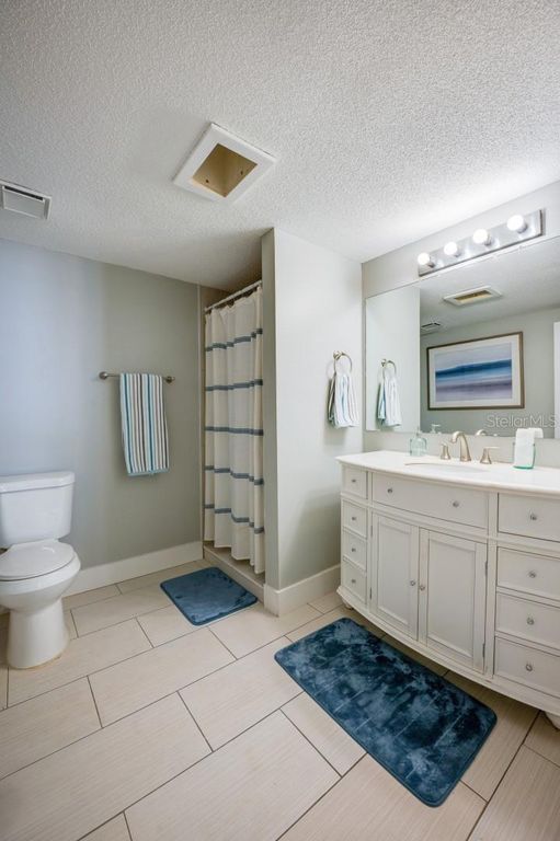 Image 23 of property listing at 1633 RIVERSIDE DRIVE, Daytona Beach, FL 32117