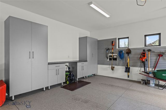 235 Spain Bridge Circle Drive, Belgrade, MT 59714