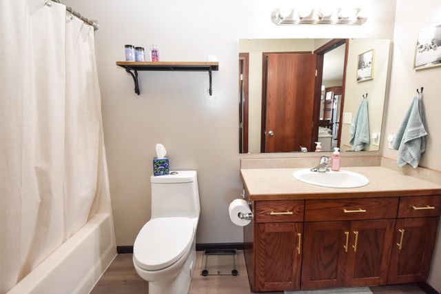 706 14TH Avenue E, West Fargo, ND 58078