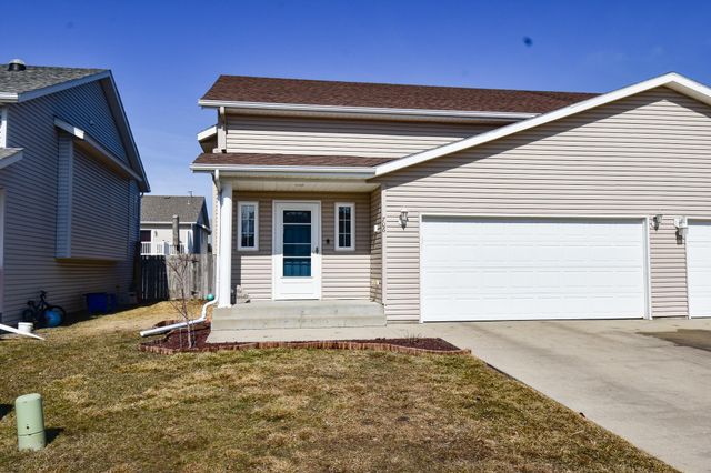 706 14TH Avenue E, West Fargo, ND 58078