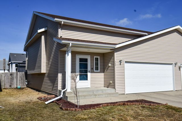 706 14TH Avenue E, West Fargo, ND 58078