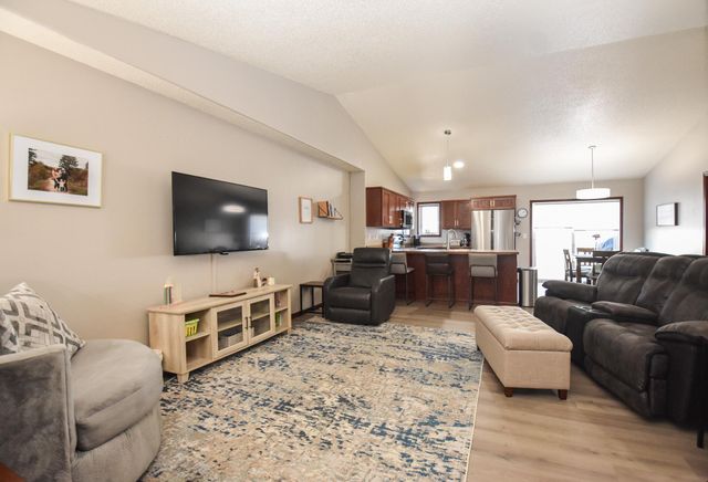 706 14TH Avenue E, West Fargo, ND 58078