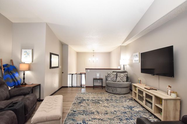 706 14TH Avenue E, West Fargo, ND 58078