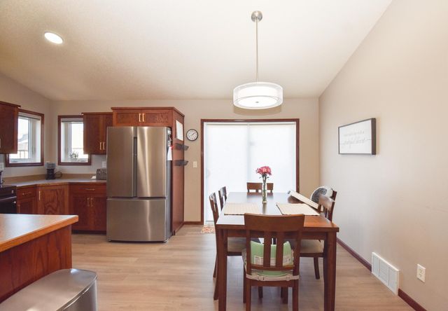 706 14TH Avenue E, West Fargo, ND 58078