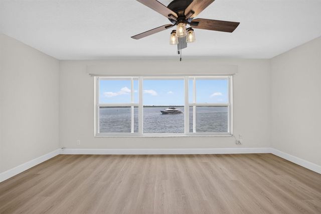 52 Yacht Club Drive 305, North Palm Beach, FL 33408
