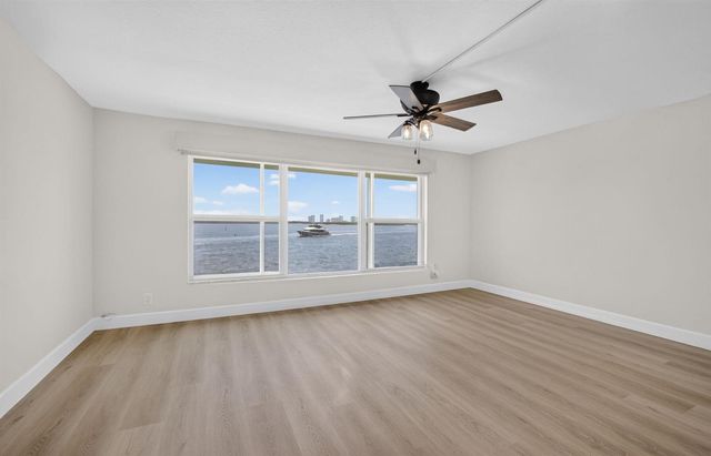 52 Yacht Club Drive 305, North Palm Beach, FL 33408