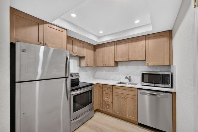 52 Yacht Club Drive 305, North Palm Beach, FL 33408