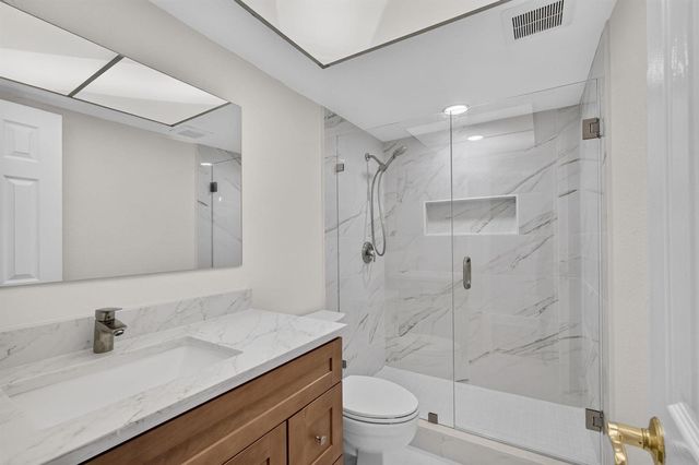 52 Yacht Club Drive 305, North Palm Beach, FL 33408
