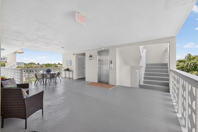 52 Yacht Club Drive 305, North Palm Beach, FL 33408