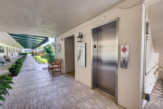 52 Yacht Club Drive 305, North Palm Beach, FL 33408