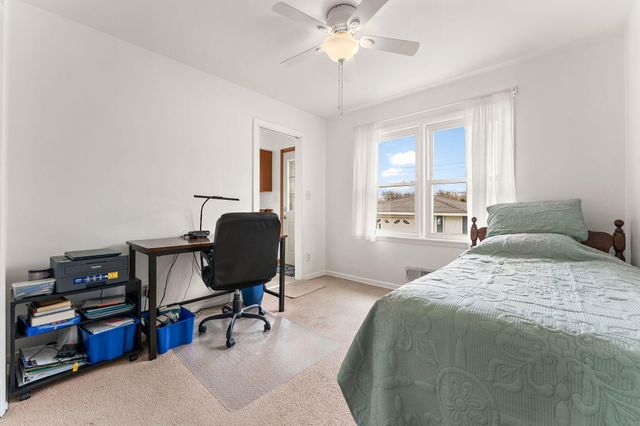 217 W 40th Place, Griffith, IN 46319