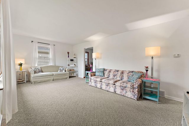 217 W 40th Place, Griffith, IN 46319