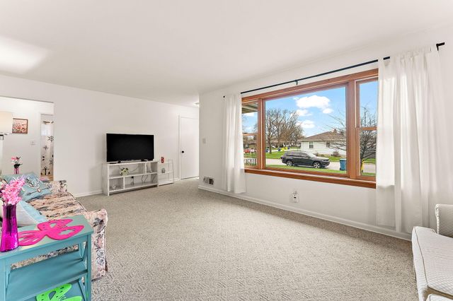 217 W 40th Place, Griffith, IN 46319