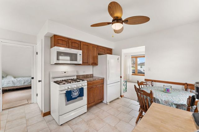 217 W 40th Place, Griffith, IN 46319