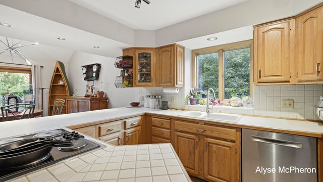 18121 Lovell Road, Spring Lake, MI 49456