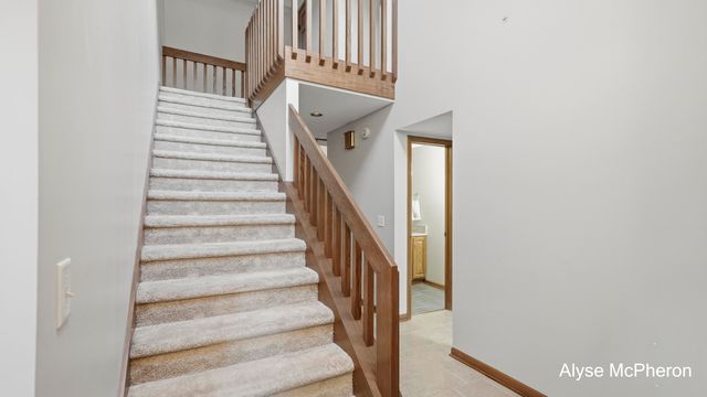 18121 Lovell Road, Spring Lake, MI 49456