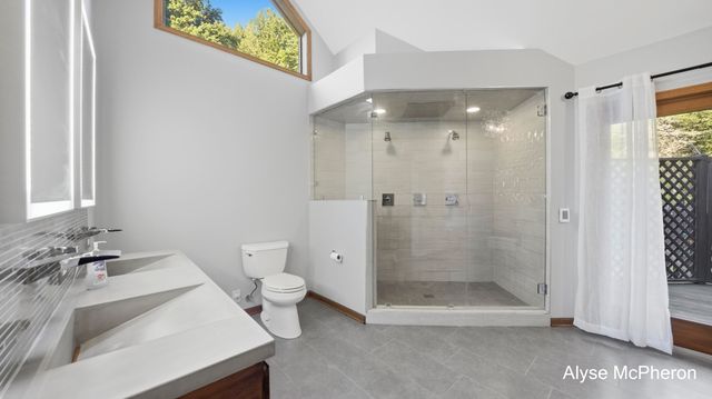 18121 Lovell Road, Spring Lake, MI 49456