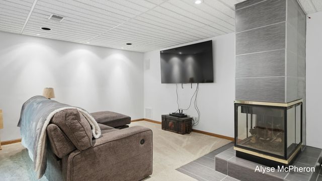 18121 Lovell Road, Spring Lake, MI 49456