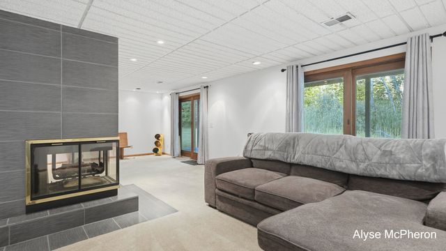 18121 Lovell Road, Spring Lake, MI 49456
