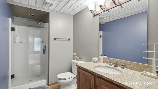 18121 Lovell Road, Spring Lake, MI 49456