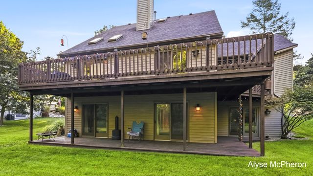 18121 Lovell Road, Spring Lake, MI 49456