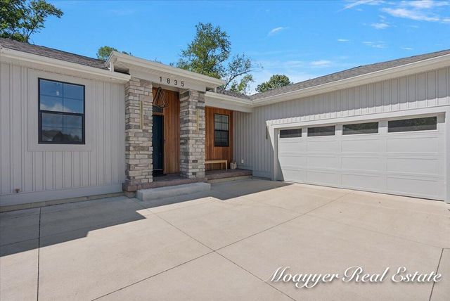 1835 Gloryfield Drive, Byron Center, MI 49315